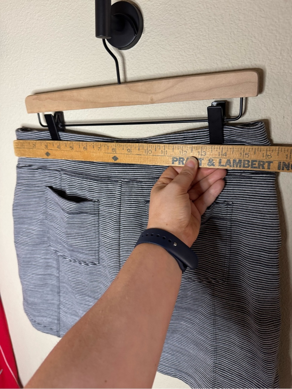 Athleta Gray White Striped Athletic Skort Built In Shorts Zip Pockets Size M - Picture 6 of 7